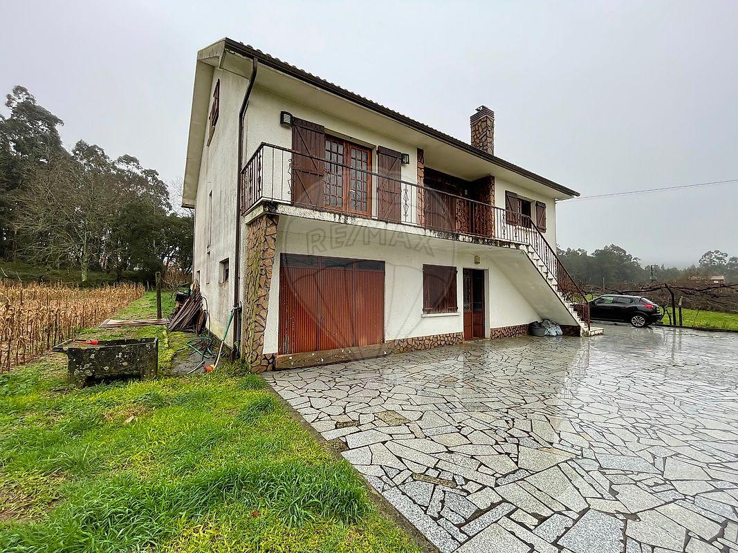 Moradia T4 para venda