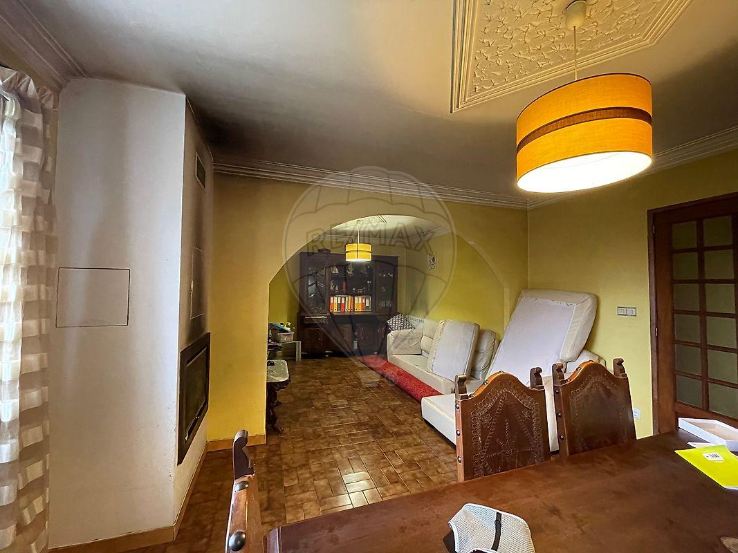 Moradia T4 para venda