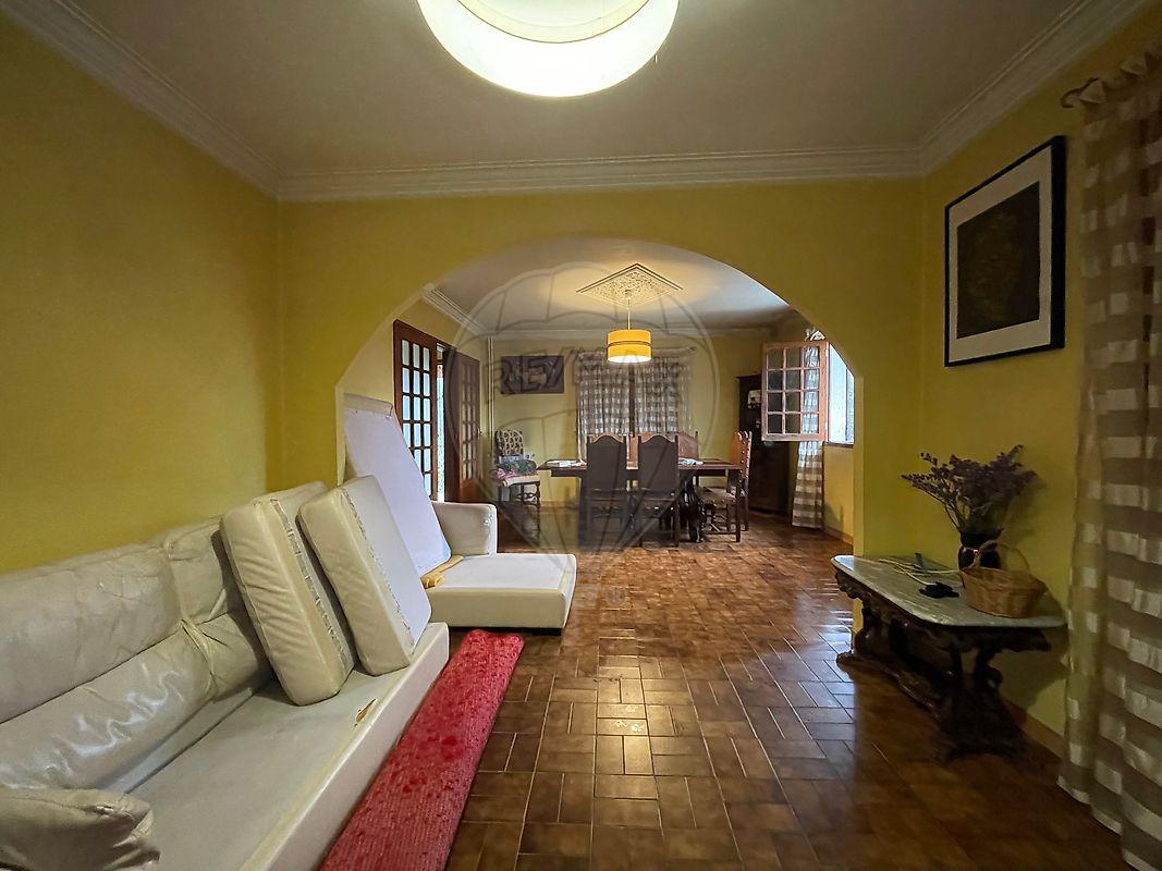 Moradia T4 para venda