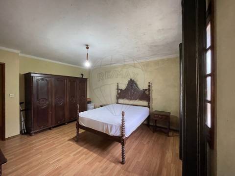 Moradia T4 para venda