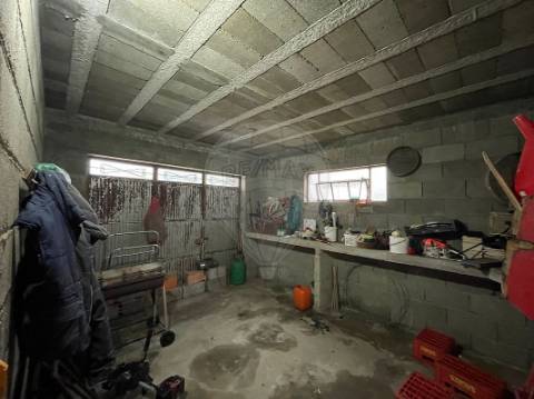 Moradia T4 para venda