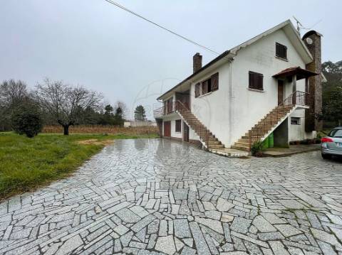 Moradia T4 para venda