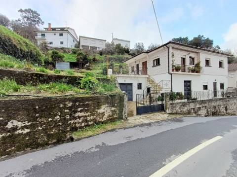 Moradia T5 para venda