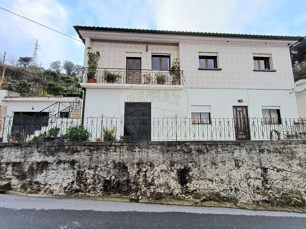 Moradia T5 para venda