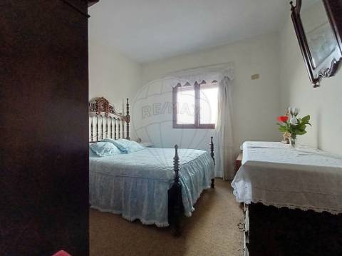 Moradia T5 para venda