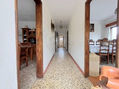 Moradia T5 para venda