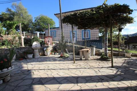 Moradia T4 para venda