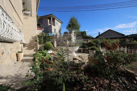 Moradia T4 para venda