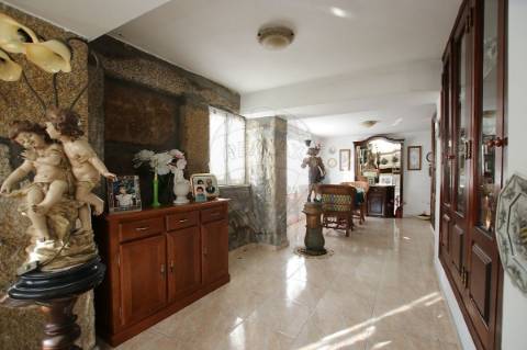 Moradia T4 para venda