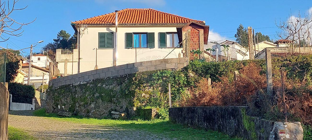 Moradia T5 para venda