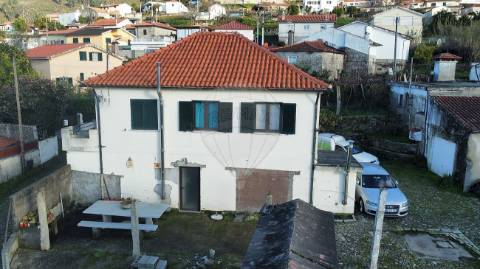 Moradia T5 para venda