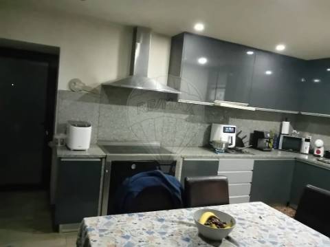 Moradia T5 para venda