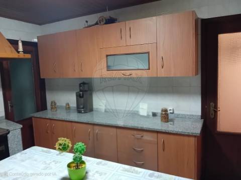 Moradia T5 para venda