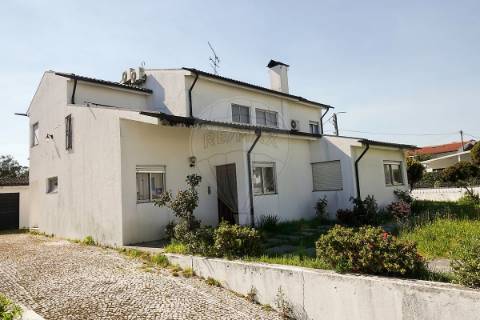 Moradia T4 para venda