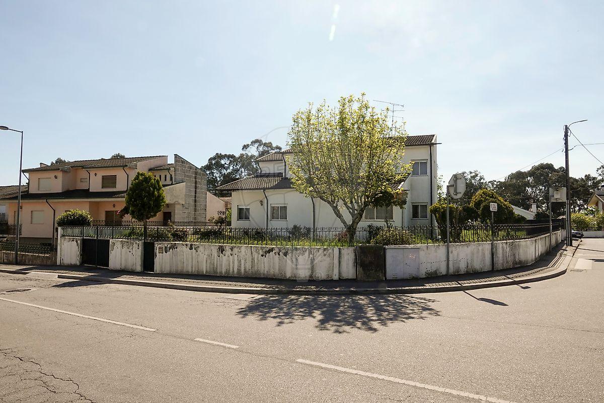 Moradia T4 para venda