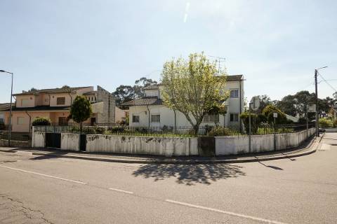 Moradia T4 para venda