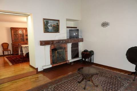 Moradia T4 para venda