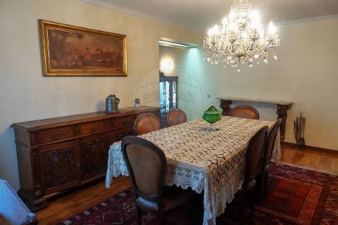 Moradia T4 para venda