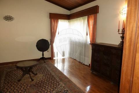 Moradia T4 para venda