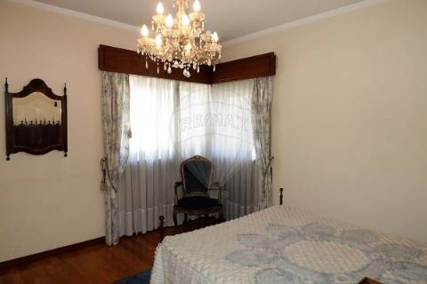 Moradia T4 para venda