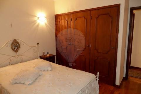 Moradia T4 para venda