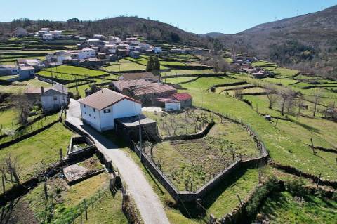 Moradia T4 para venda