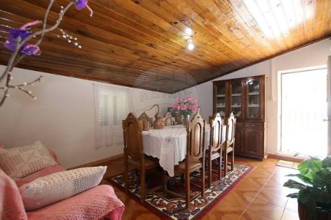 Moradia T4 para venda