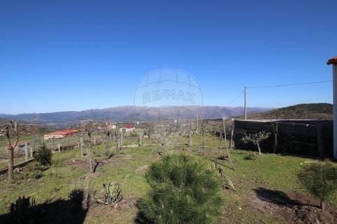 Moradia T4 para venda