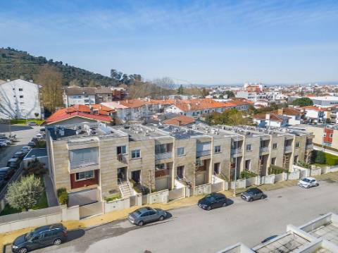 Moradia T4 para venda