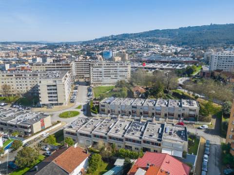 Moradia T4 para venda