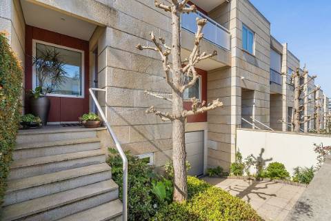 Moradia T4 para venda