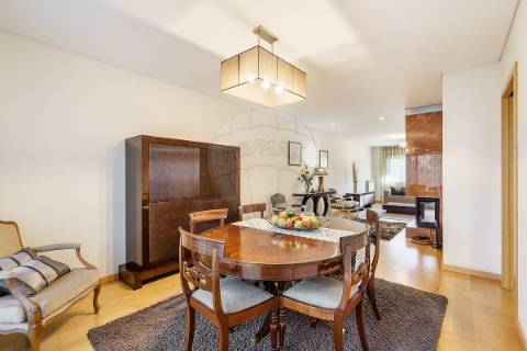 Moradia T4 para venda