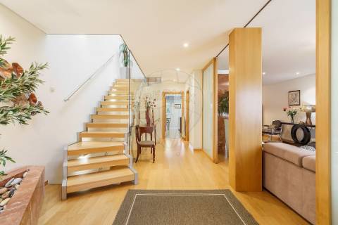 Moradia T4 para venda