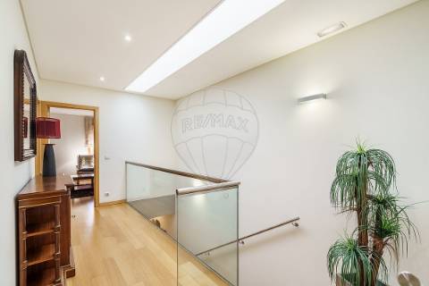 Moradia T4 para venda