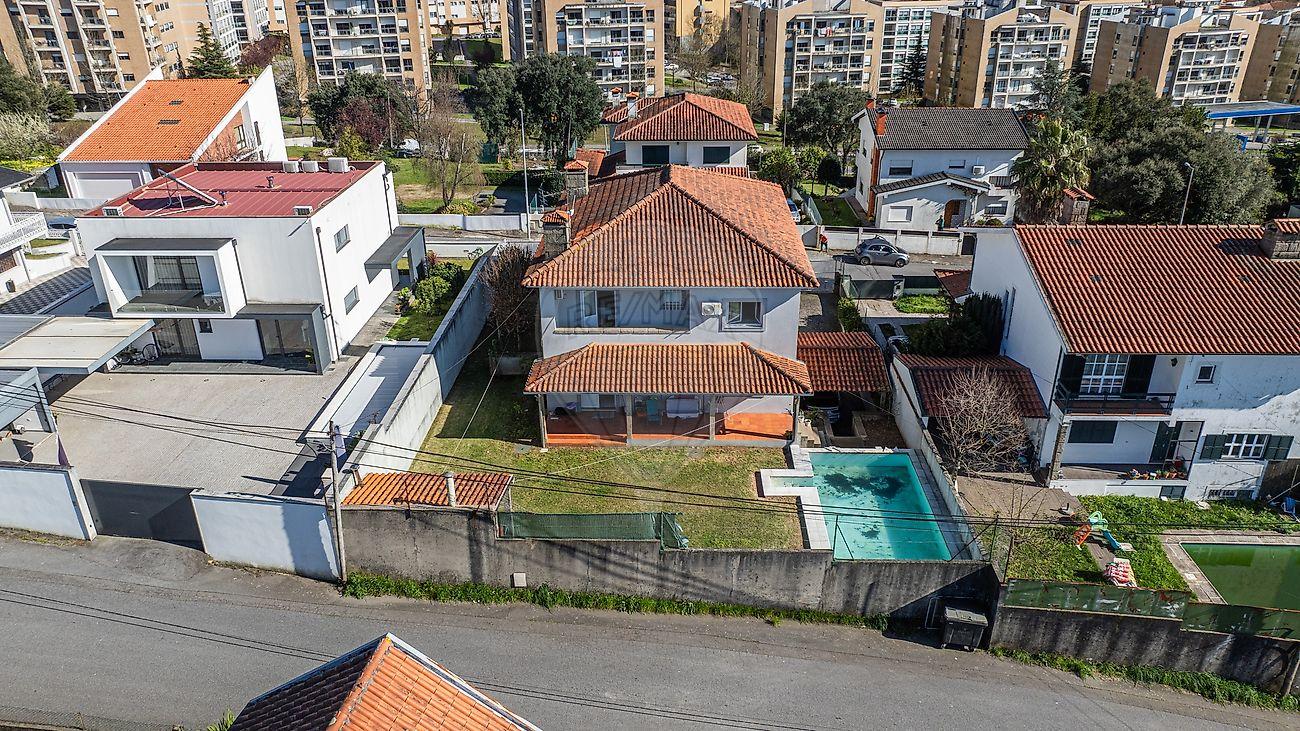 Moradia T4 para venda