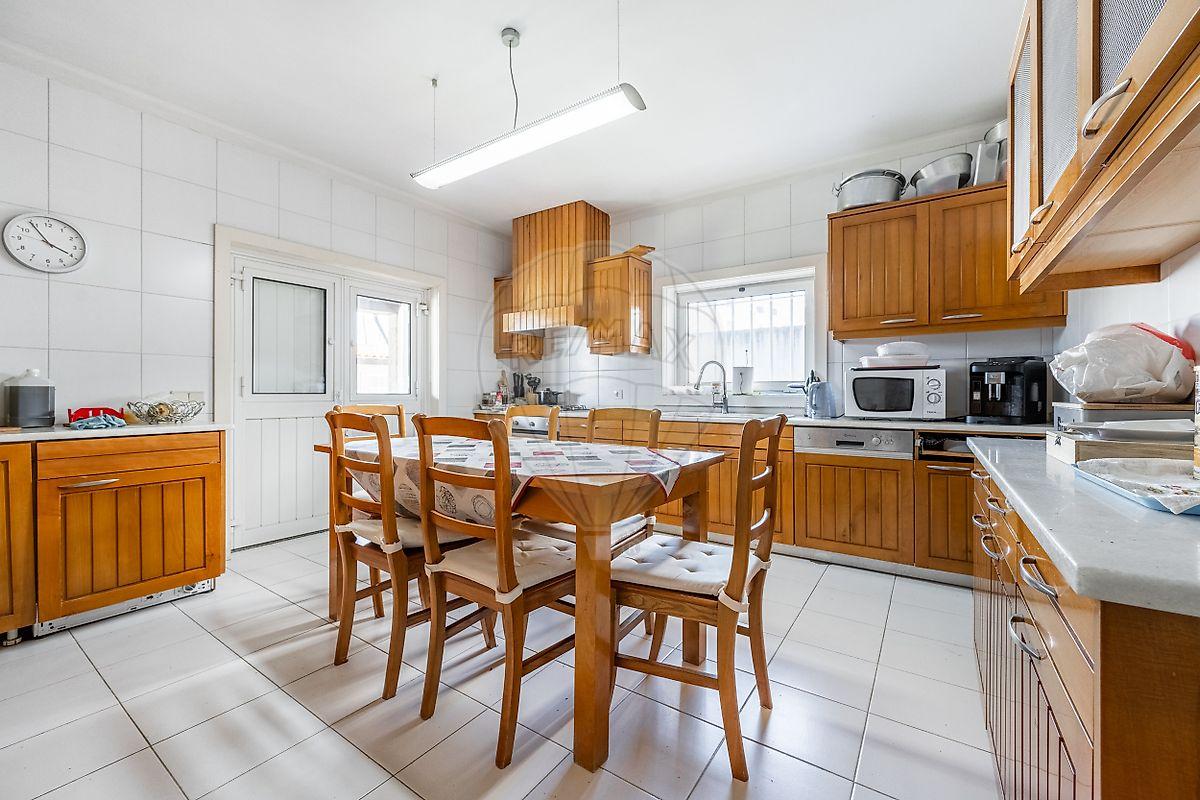 Moradia T4 para venda