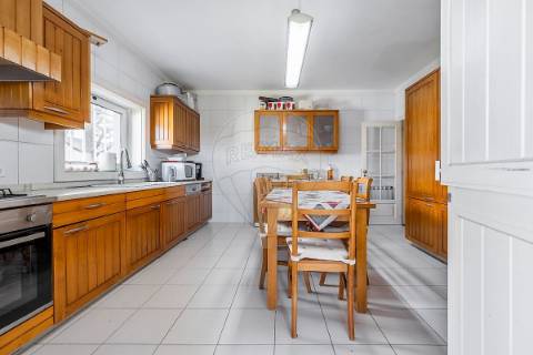 Moradia T4 para venda