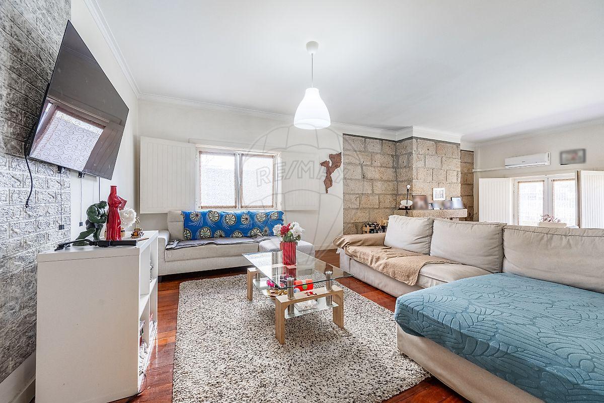 Moradia T4 para venda