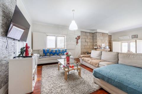 Moradia T4 para venda