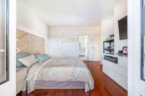 Moradia T4 para venda