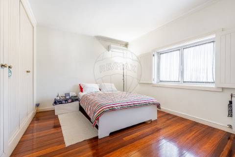 Moradia T4 para venda