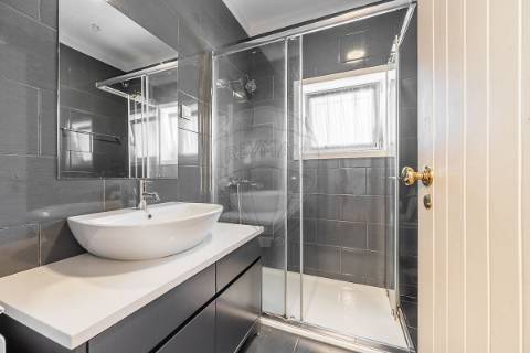 Moradia T4 para venda