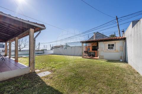 Moradia T4 para venda