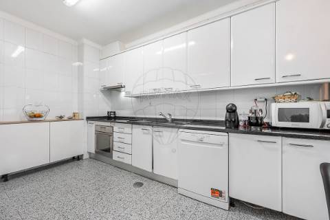 Apartamento T4 para venda