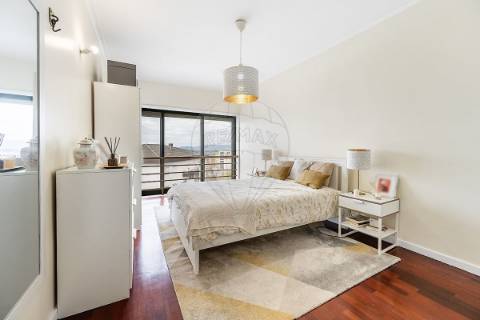 Apartamento T4 para venda