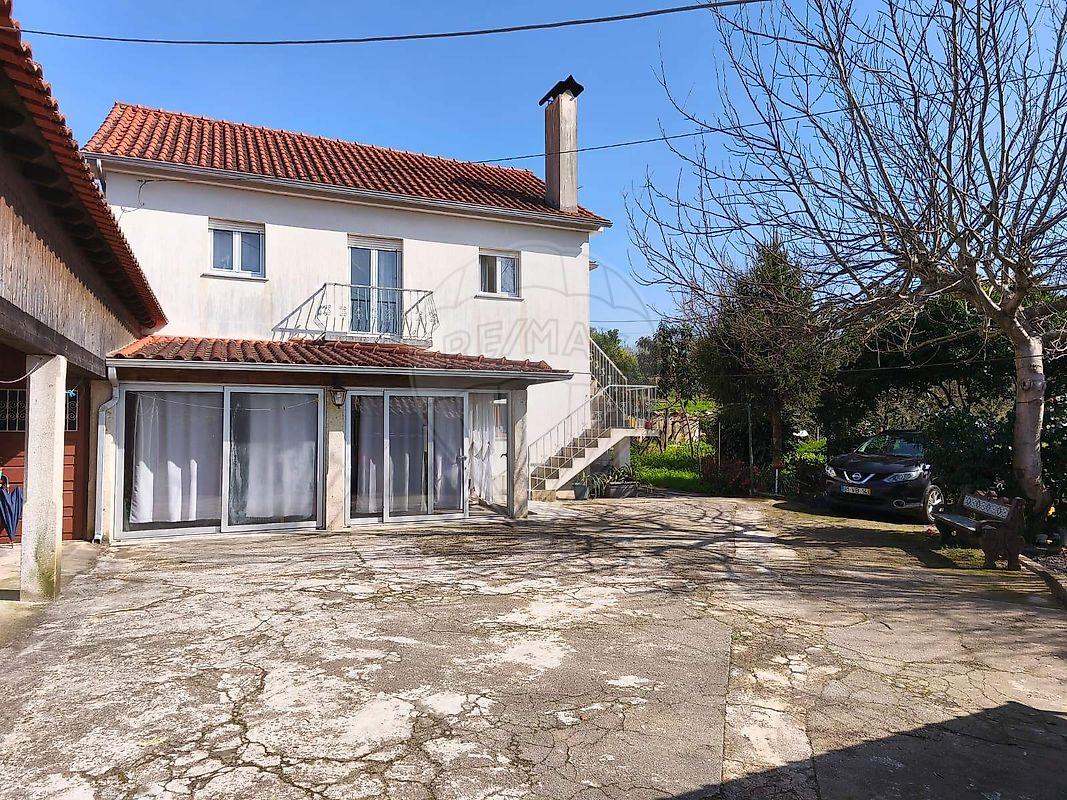 Moradia T4 para venda