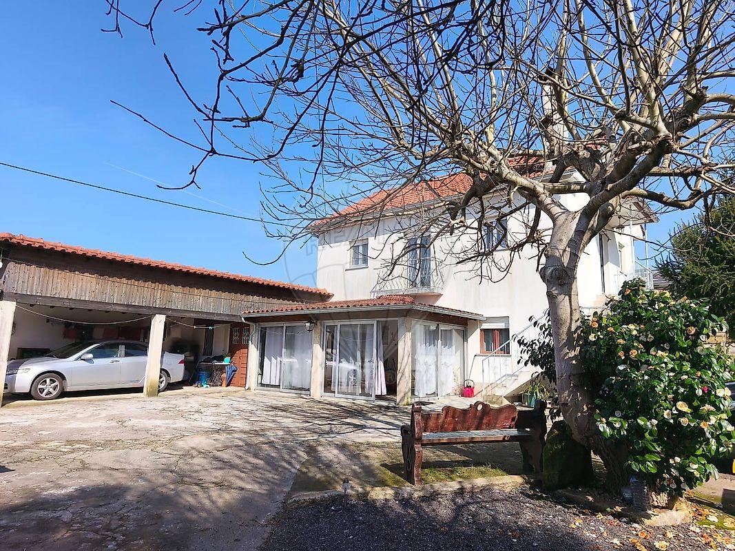 Moradia T4 para venda