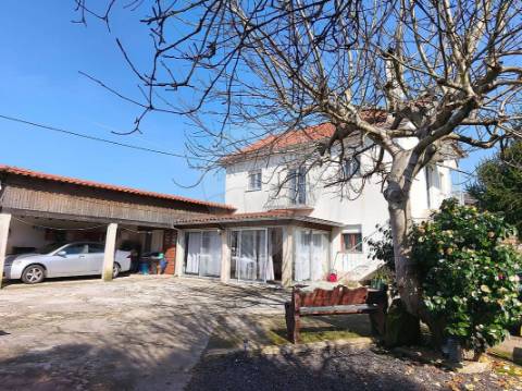 Moradia T4 para venda