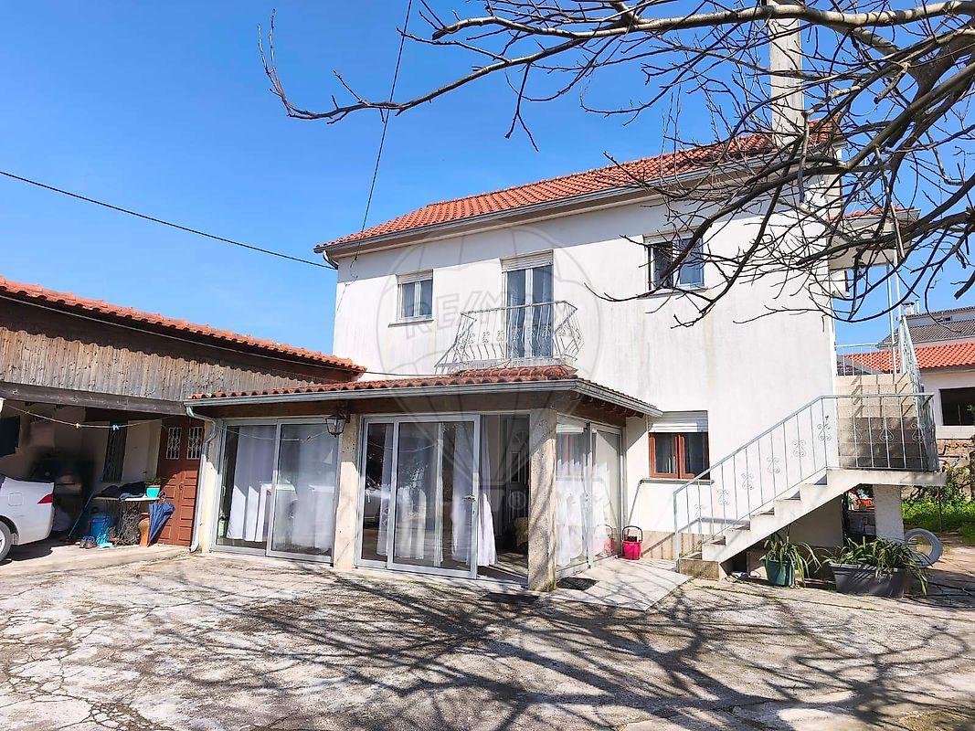 Moradia T4 para venda