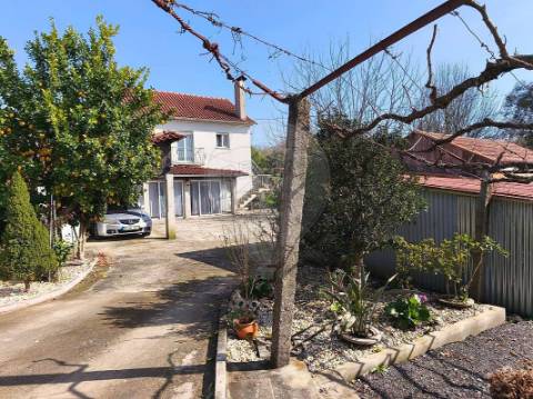 Moradia T4 para venda